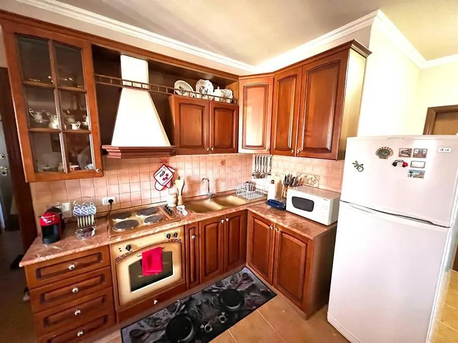 Central Tirana Flat Near Bazaar شقة